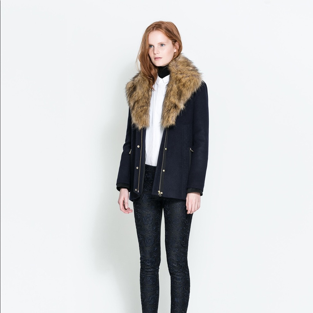 Zara coat with detachable fur collar